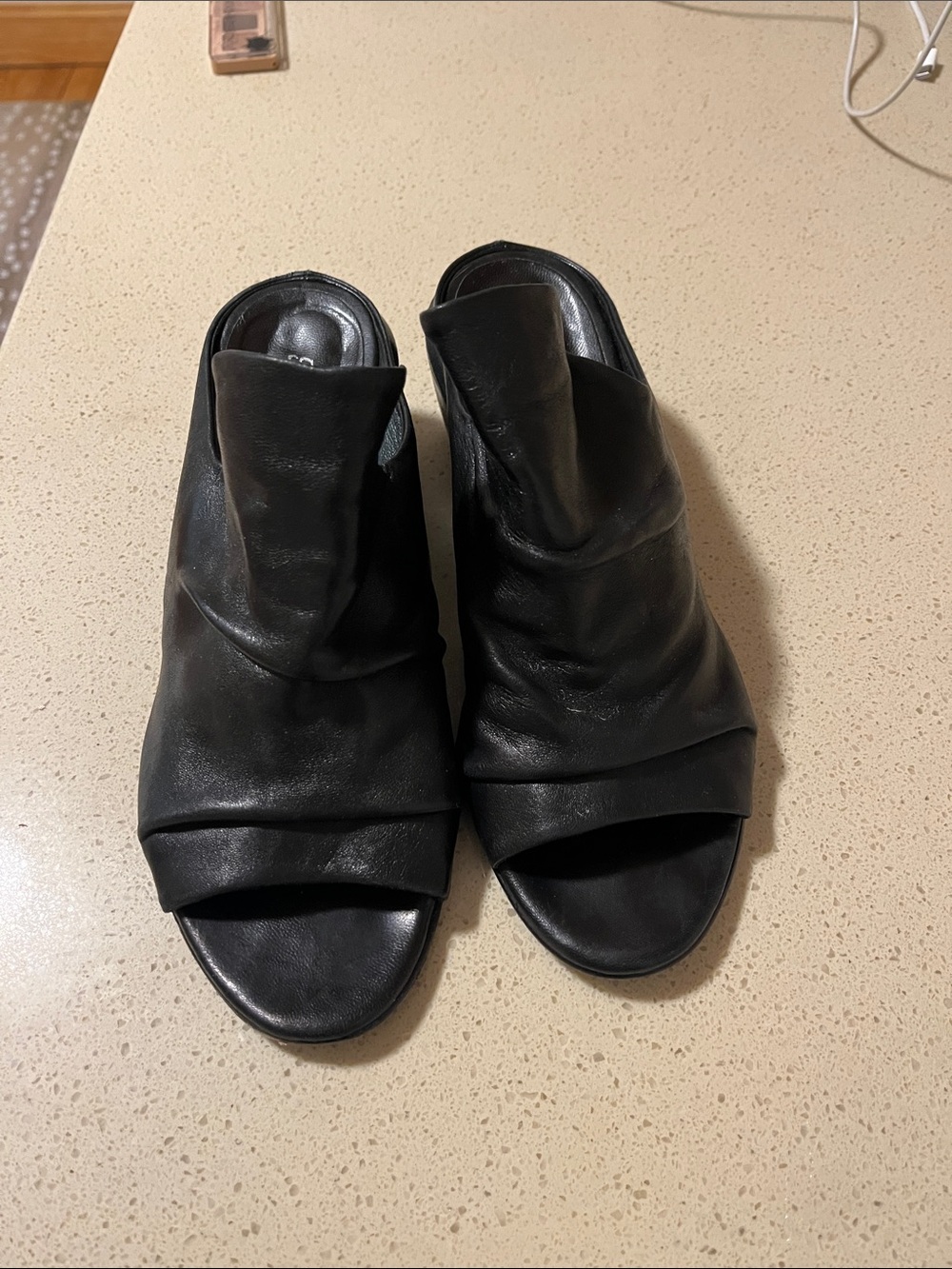 Gianluca Tombolini Black Leather Open-Toe Women's Slide Sandals